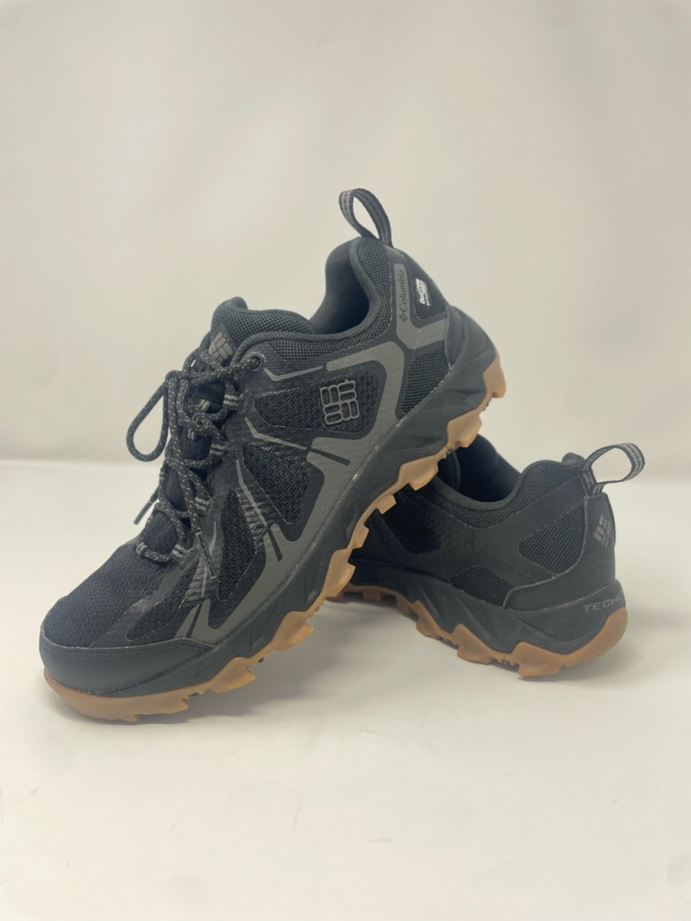Columbia Black and Gum Trail Hiking Shoes Peakfreak 2 men’s size 7